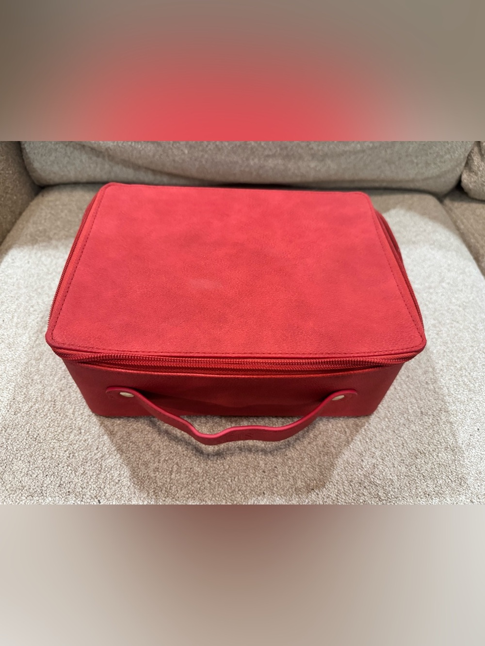 BÉIS Cosmetic Case in Red (2019 Color Pop) *RARE*